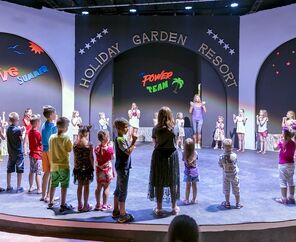 Holiday Garden Hotel   5*