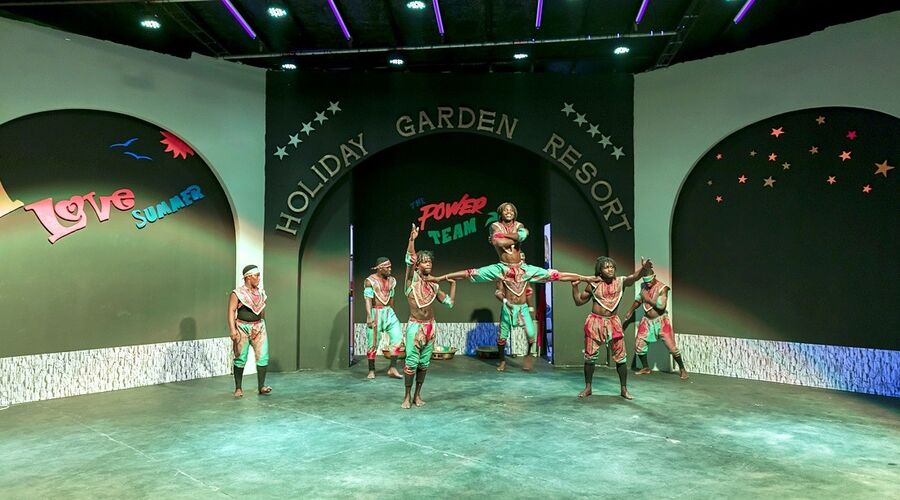 Holiday Garden Hotel   5*