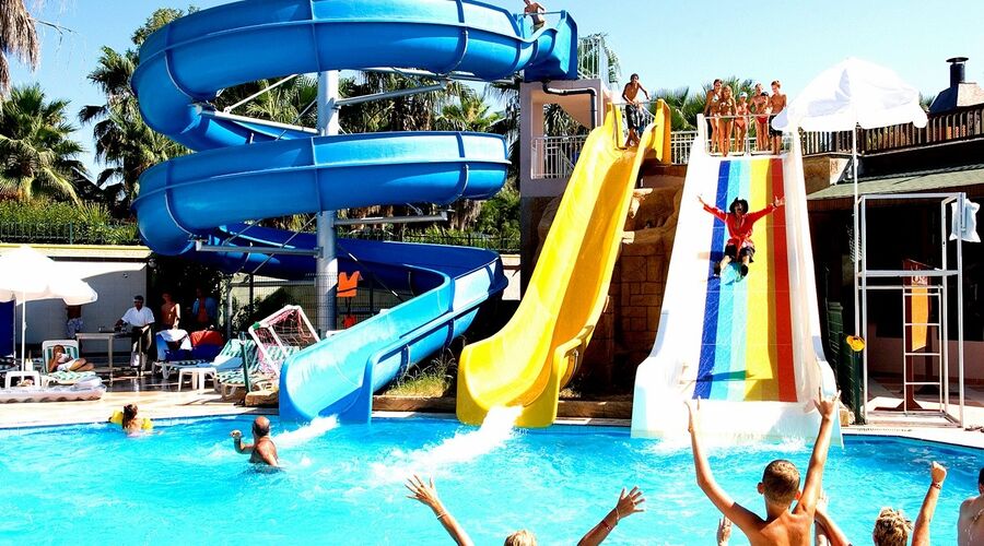 Holiday Garden Hotel   5*