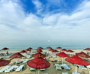 Holiday Garden Hotel   5*
