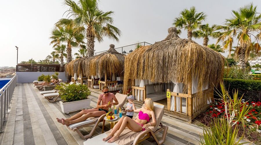 Holiday Garden Hotel   5*