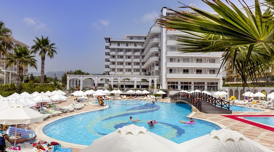 Holiday Garden Hotel   5*