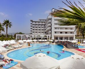 Holiday Garden Hotel   5*