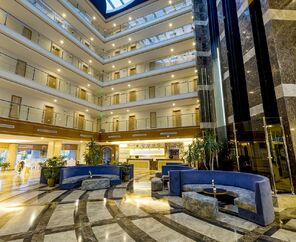 Holiday Garden Hotel   5*