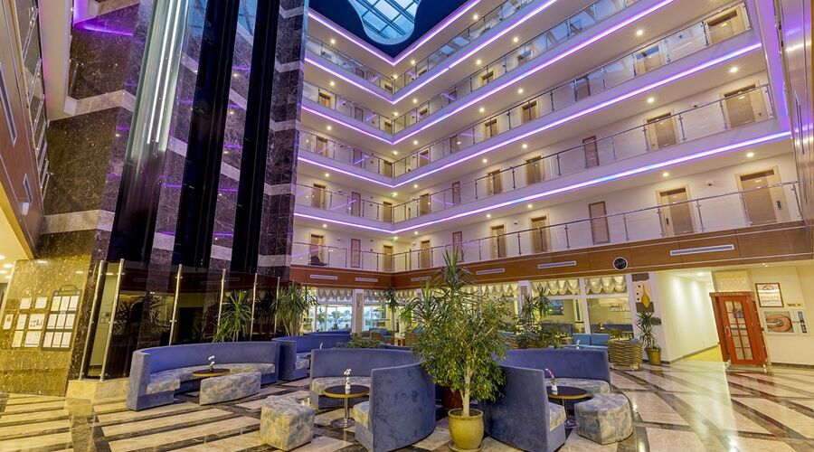 Holiday Garden Hotel   5*
