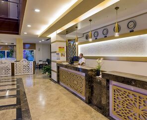 Holiday Garden Hotel   5*