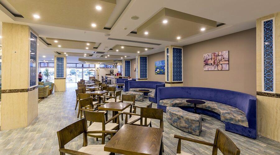 Holiday Garden Hotel   5*