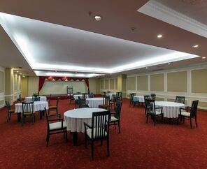 Holiday Garden Hotel   5*