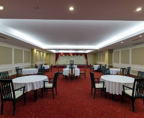 Holiday Garden Hotel   5*