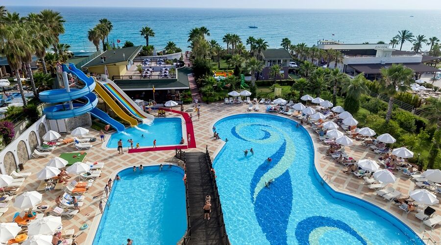 Holiday Garden Hotel   5*