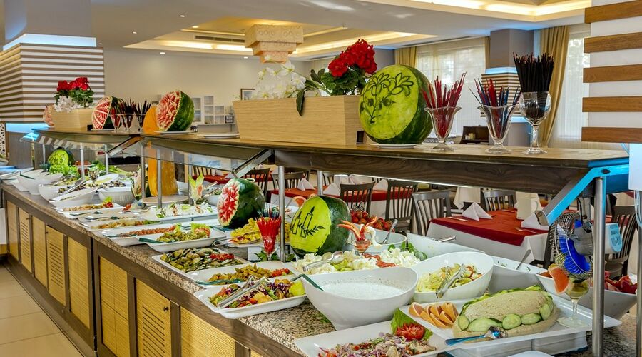 Holiday Garden Hotel   5*