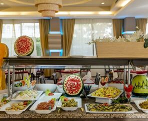 Holiday Garden Hotel   5*