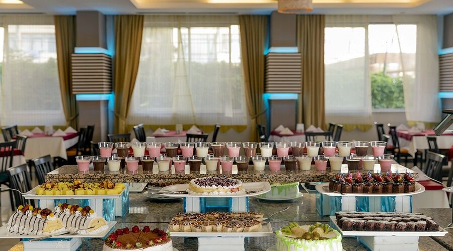 Holiday Garden Hotel   5*