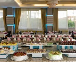 Holiday Garden Hotel   5*