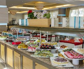 Holiday Garden Hotel   5*
