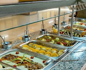 Holiday Garden Hotel   5*