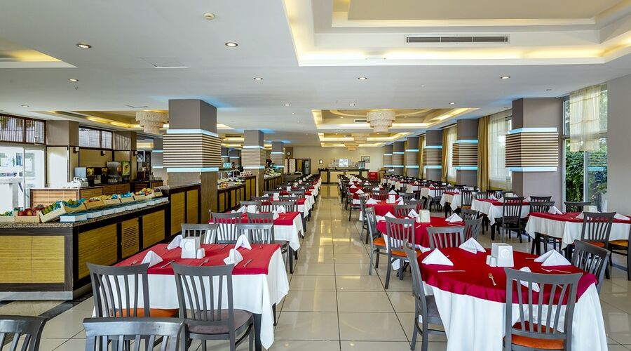 Holiday Garden Hotel   5*