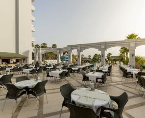 Holiday Garden Hotel   5*