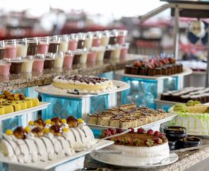 Holiday Garden Hotel   5*