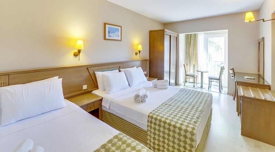 Smart Stay Beach & Spa  4*