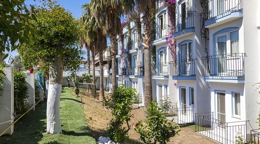 Smart Stay Beach & Spa  4*