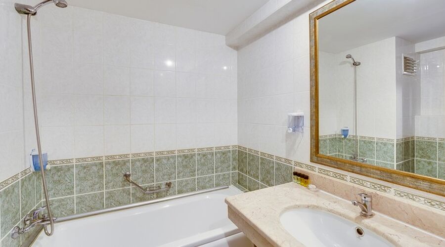 Smart Stay Beach & Spa  4*