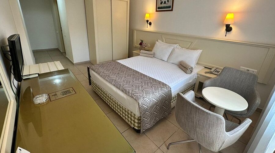 Smart Stay Beach & Spa  4*