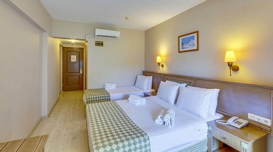 Smart Stay Beach & Spa  4*