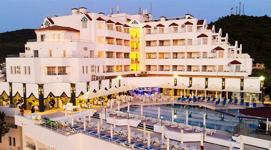 Roseira Beach Resort  4*