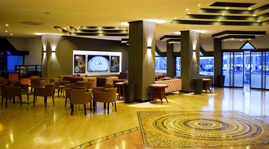 Roseira Beach Resort  4*