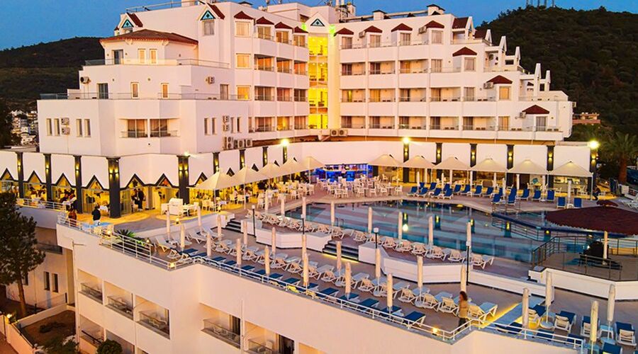 Roseira Beach Resort  4*