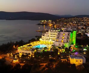 Roseira Beach Resort  4*