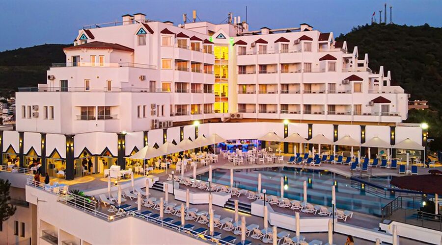 Roseira Beach Resort  4*