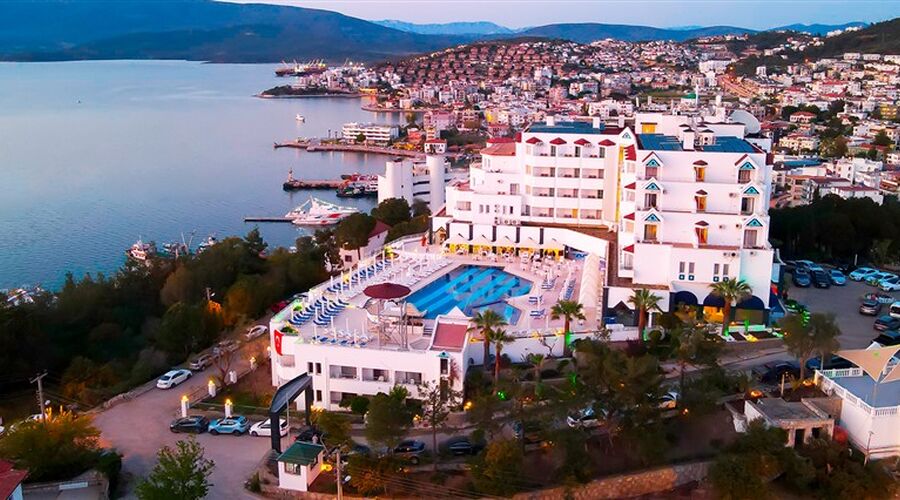 Roseira Beach Resort  4*