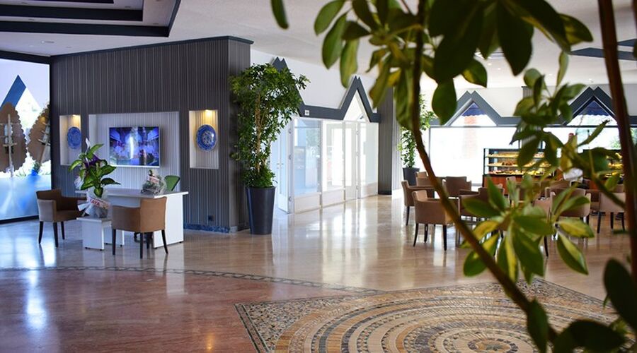 Roseira Beach Resort  4*