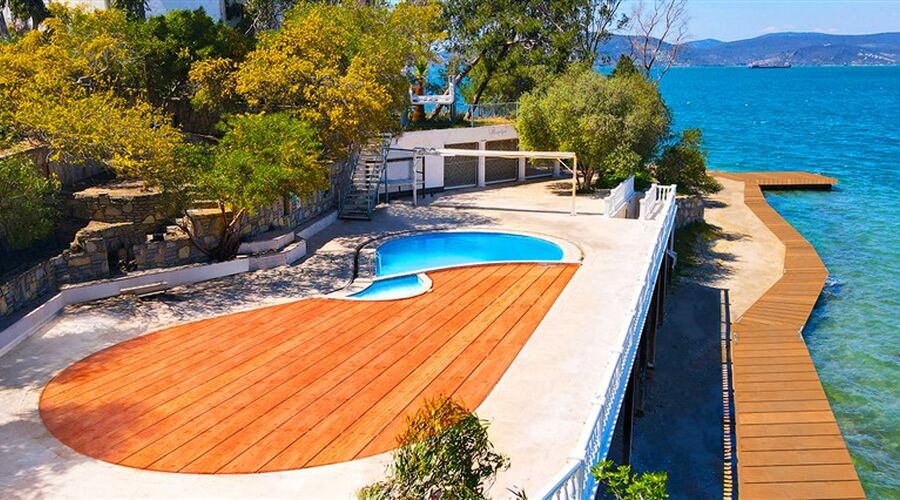 Roseira Beach Resort  4*