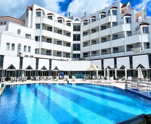 Roseira Beach Resort  4*