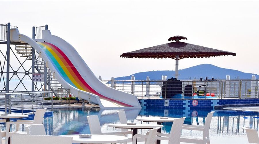 Roseira Beach Resort  4*