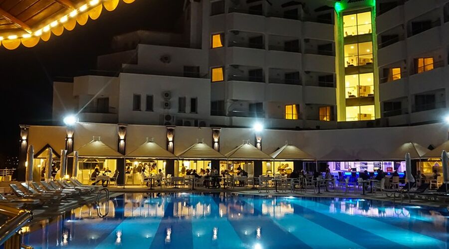 Roseira Beach Resort  4*