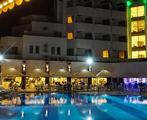 Roseira Beach Resort  4*