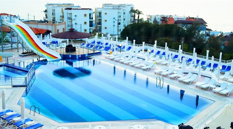 Roseira Beach Resort  4*