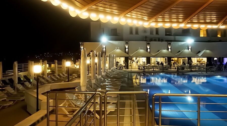Roseira Beach Resort  4*