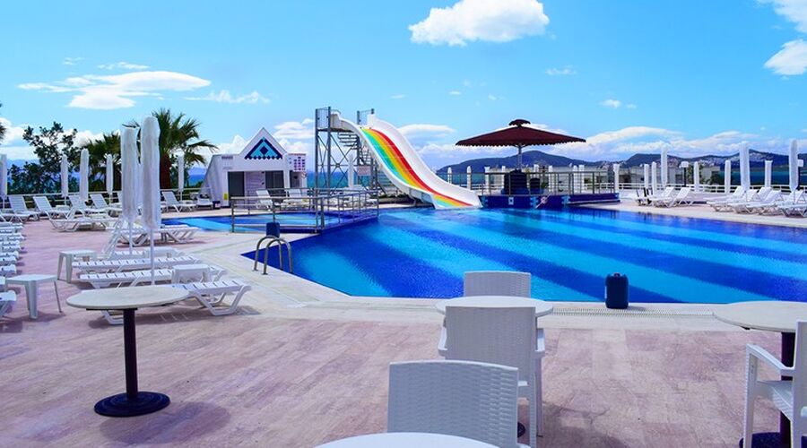 Roseira Beach Resort  4*