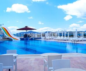 Roseira Beach Resort  4*