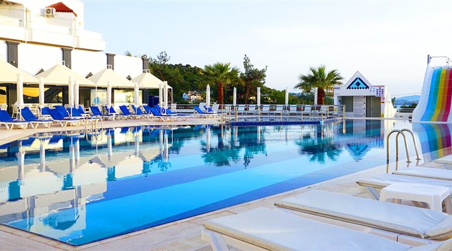 Roseira Beach Resort  4*
