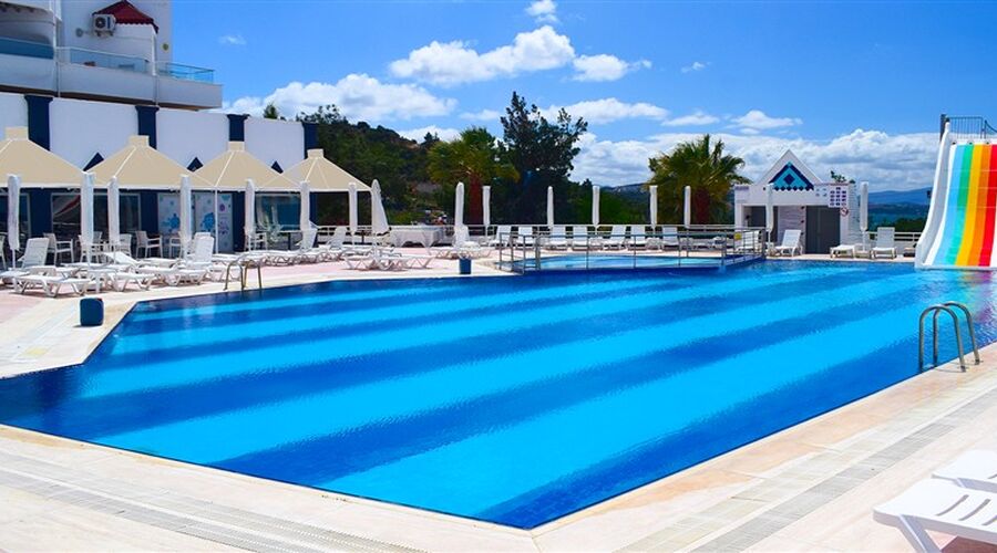 Roseira Beach Resort  4*