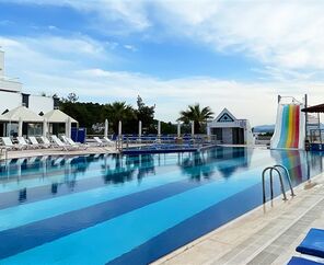 Roseira Beach Resort  4*