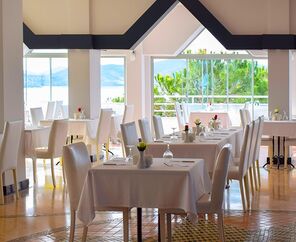 Roseira Beach Resort  4*