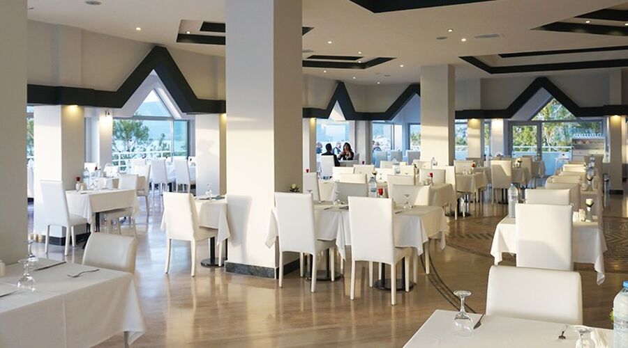 Roseira Beach Resort  4*