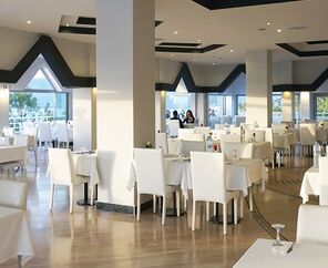 Roseira Beach Resort  4*